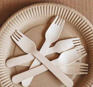 Plates, Cutlery & Napkins FREE
