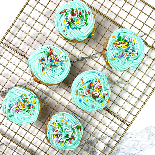 NEW! Funfetti Cupcakes (6) (VG) SAT APR 4